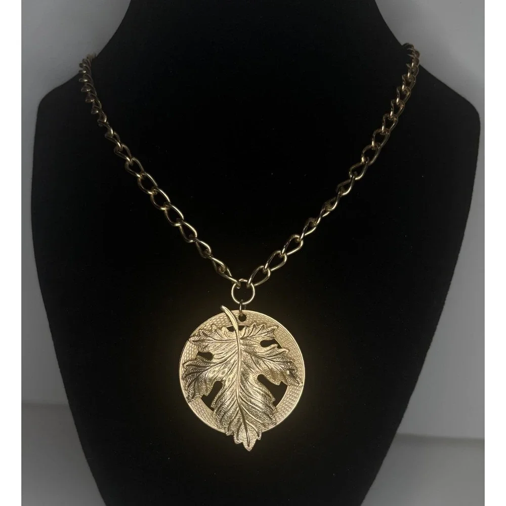 Leaf Pendant Necklace 23